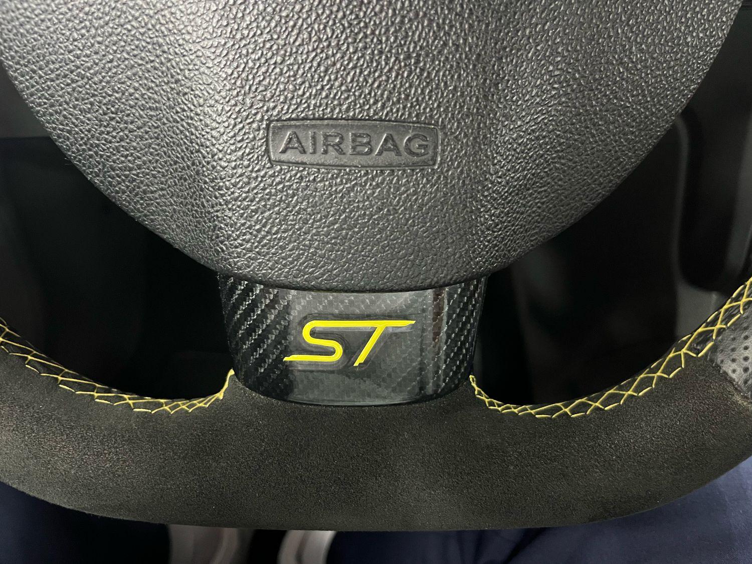 FORD FOCUS ST 2.5L - 226 CV -  RECARO - BVM - PACK SPORT - CARNET D'ENTRETIEN