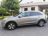 Kia KIA Niro 1.6 HDI Hybrid Vision AT - Kia Niro von privat