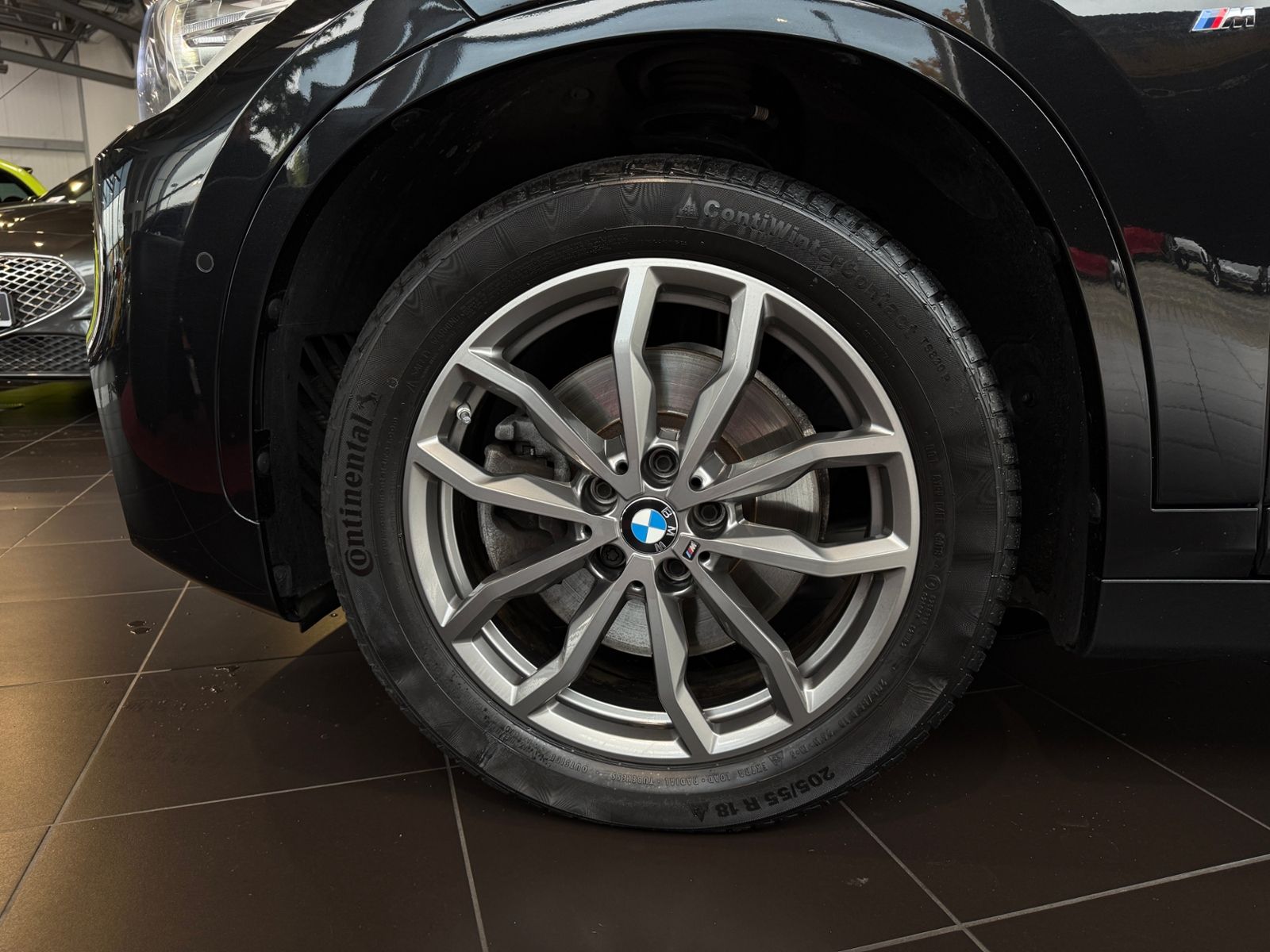 Fahrzeugabbildung BMW X1 xDrive 20 i M Sport PANO AHK HUD LED