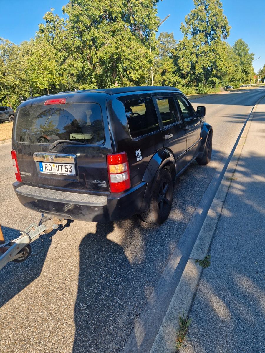 Dodge Nitro 2010 — салон