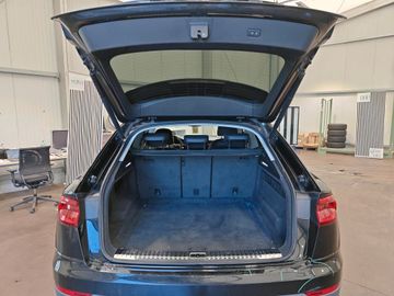 Audi Q8 - 12
