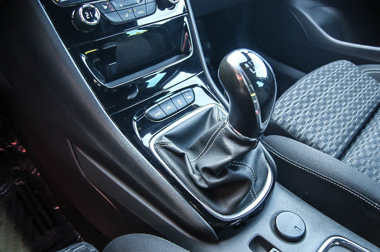 Fahrzeugabbildung Opel Astra K Sports Tourer 14 Dynamic NAVI 900 KAMERA