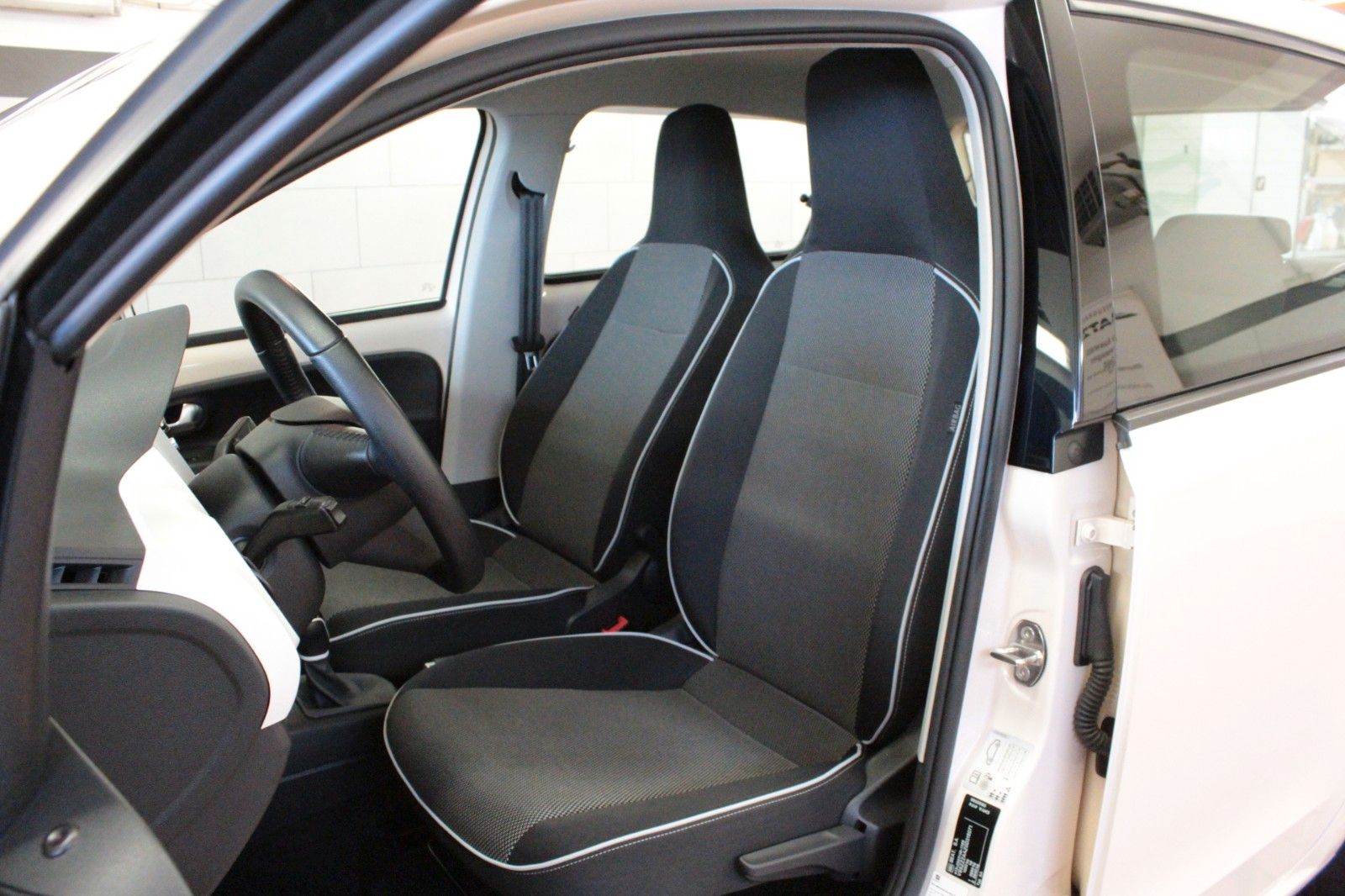 Fahrzeugabbildung SEAT Mii 1.0 Chic   5 türig  *Sitzheizung
