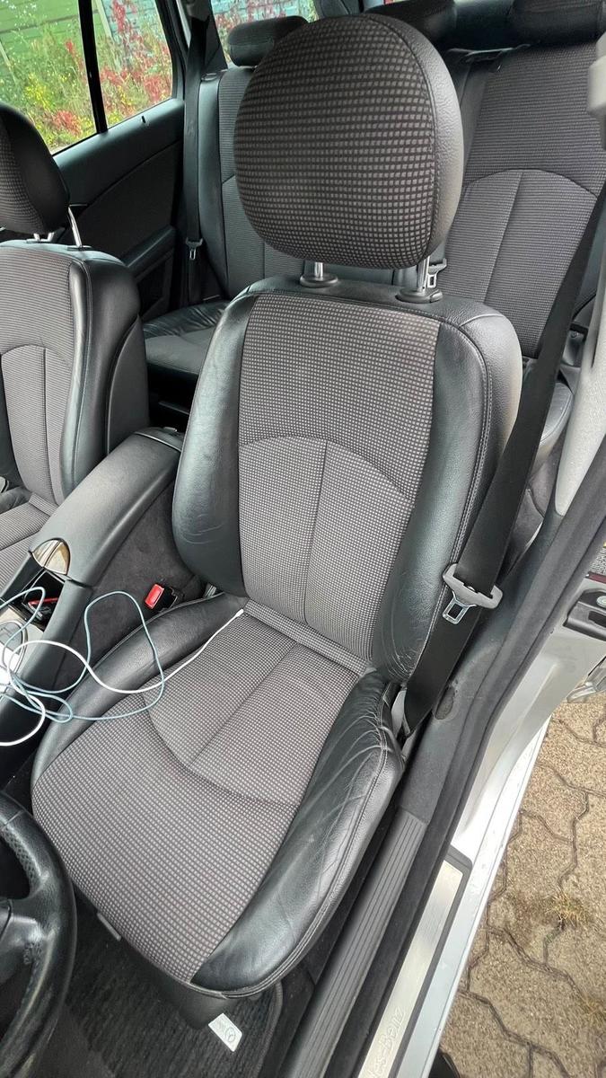 Mercedes-Benz E220 2005 — photo 9