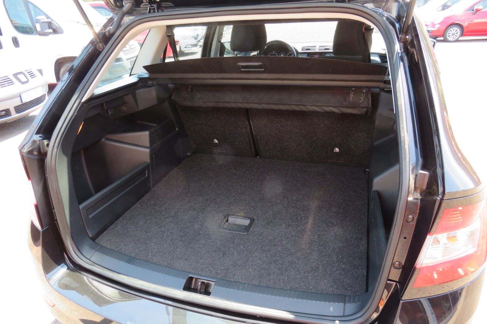 Fahrzeugabbildung SKODA Fabia Combi ALU16`PDC NEBEL APP-CONNECT 1.H