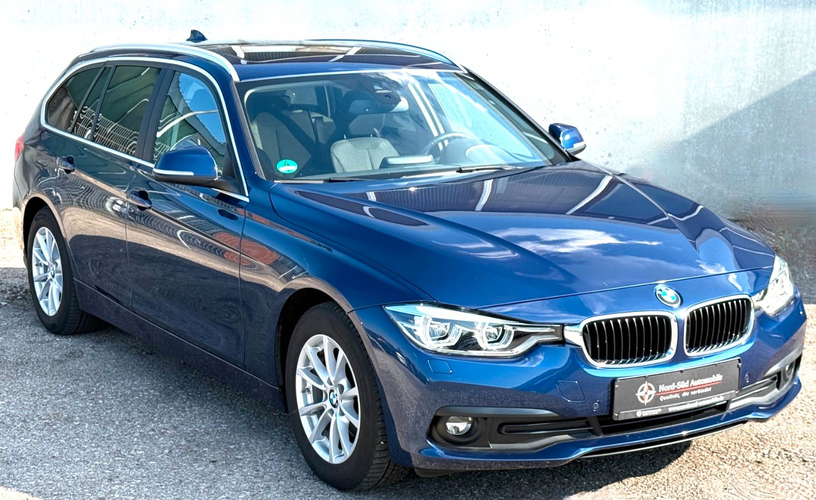 BMW 320 D Touring XDrive Advantage LED Panorama