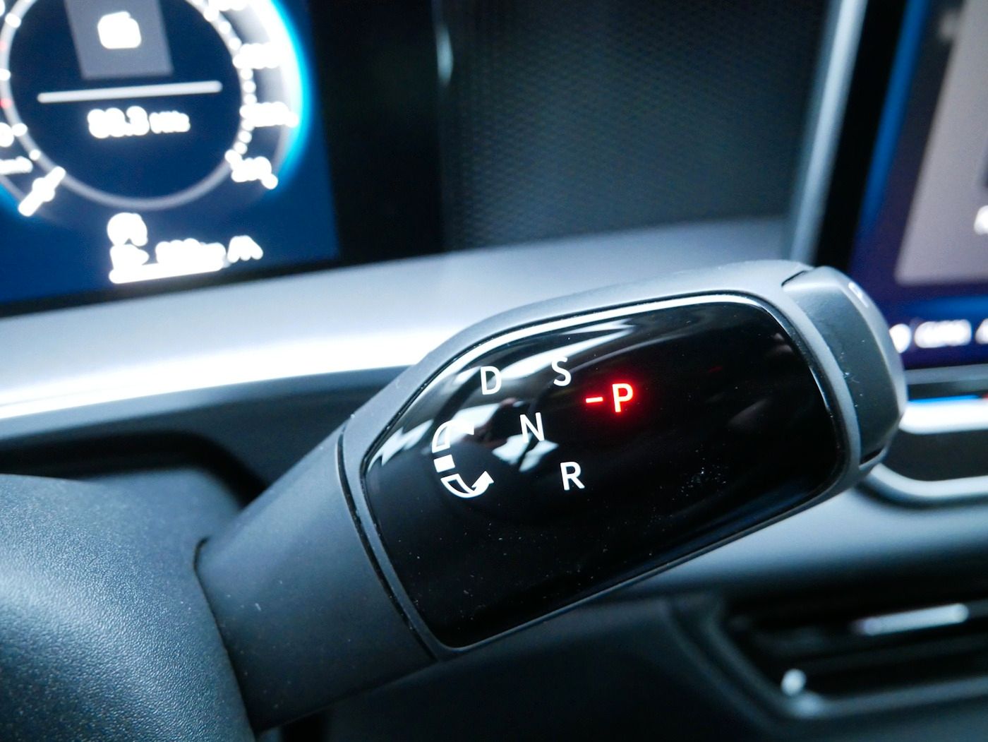 Fahrzeugabbildung Volkswagen Tayron 1.5 Life NEU55T 7-Sitzer Matrix AHK Kamer