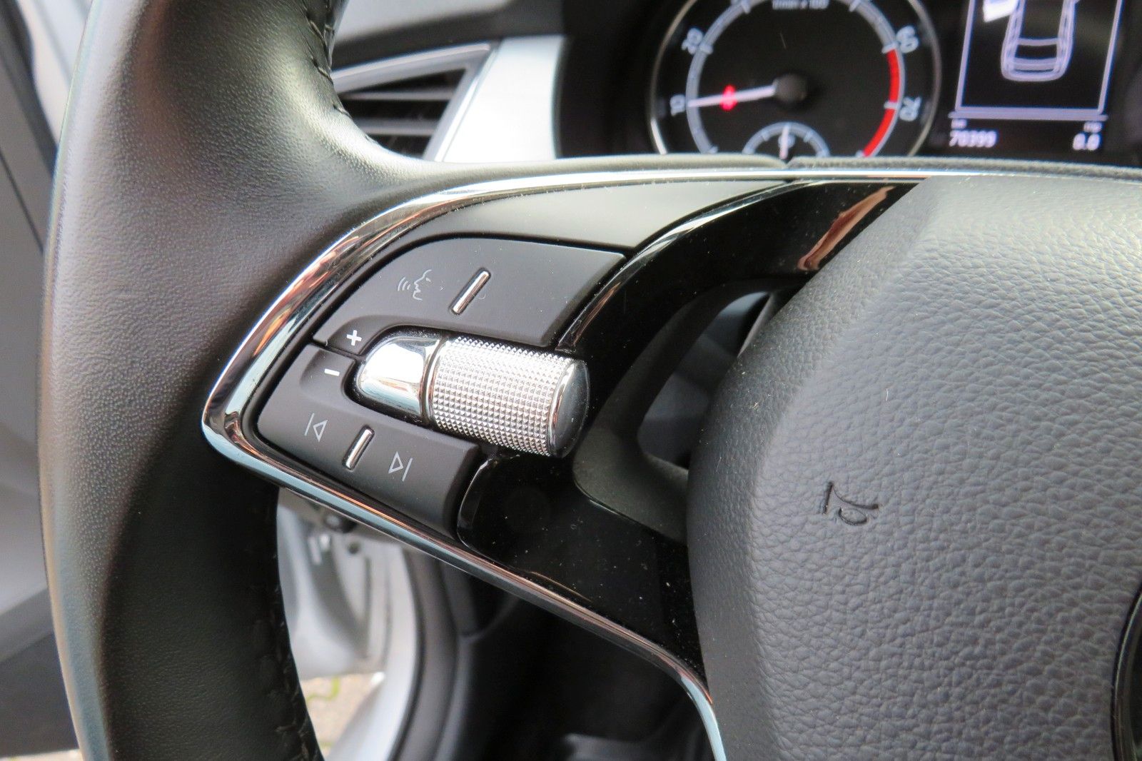 Fahrzeugabbildung SKODA Fabia Combi Ambition APP-CONNECT GRA PDC SITZH.1