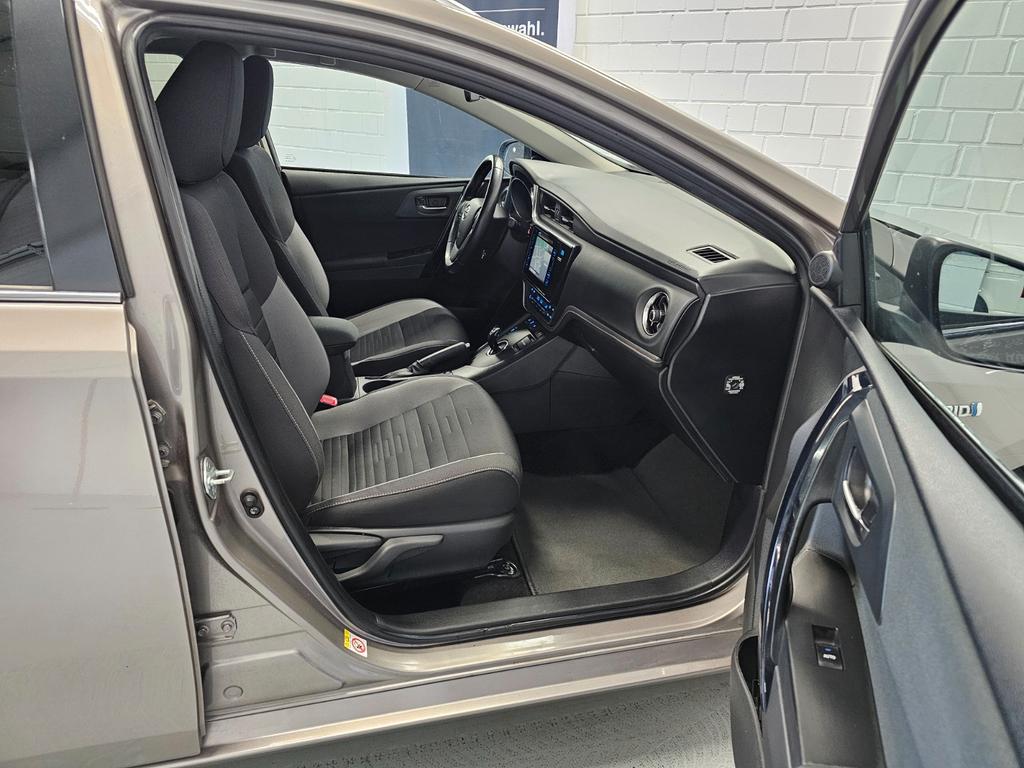 Toyota Auris Touring Sports