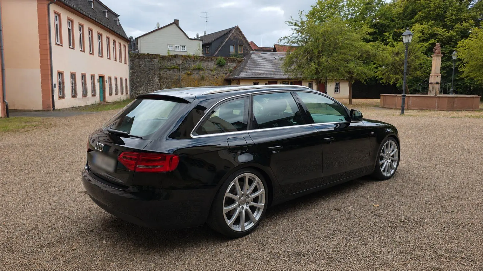 Audi A4 2009 — rear view