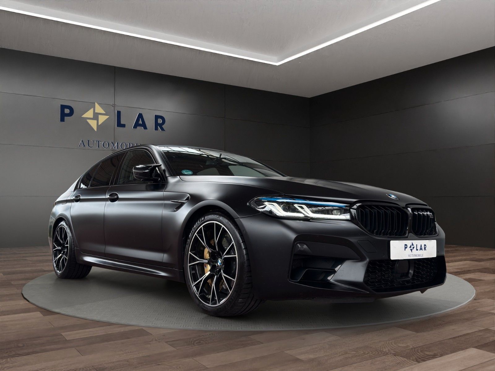 Fahrzeugabbildung BMW M5 Comp.*MotorNeu(12tkm)*M-Driver*Fond-TV*Voll