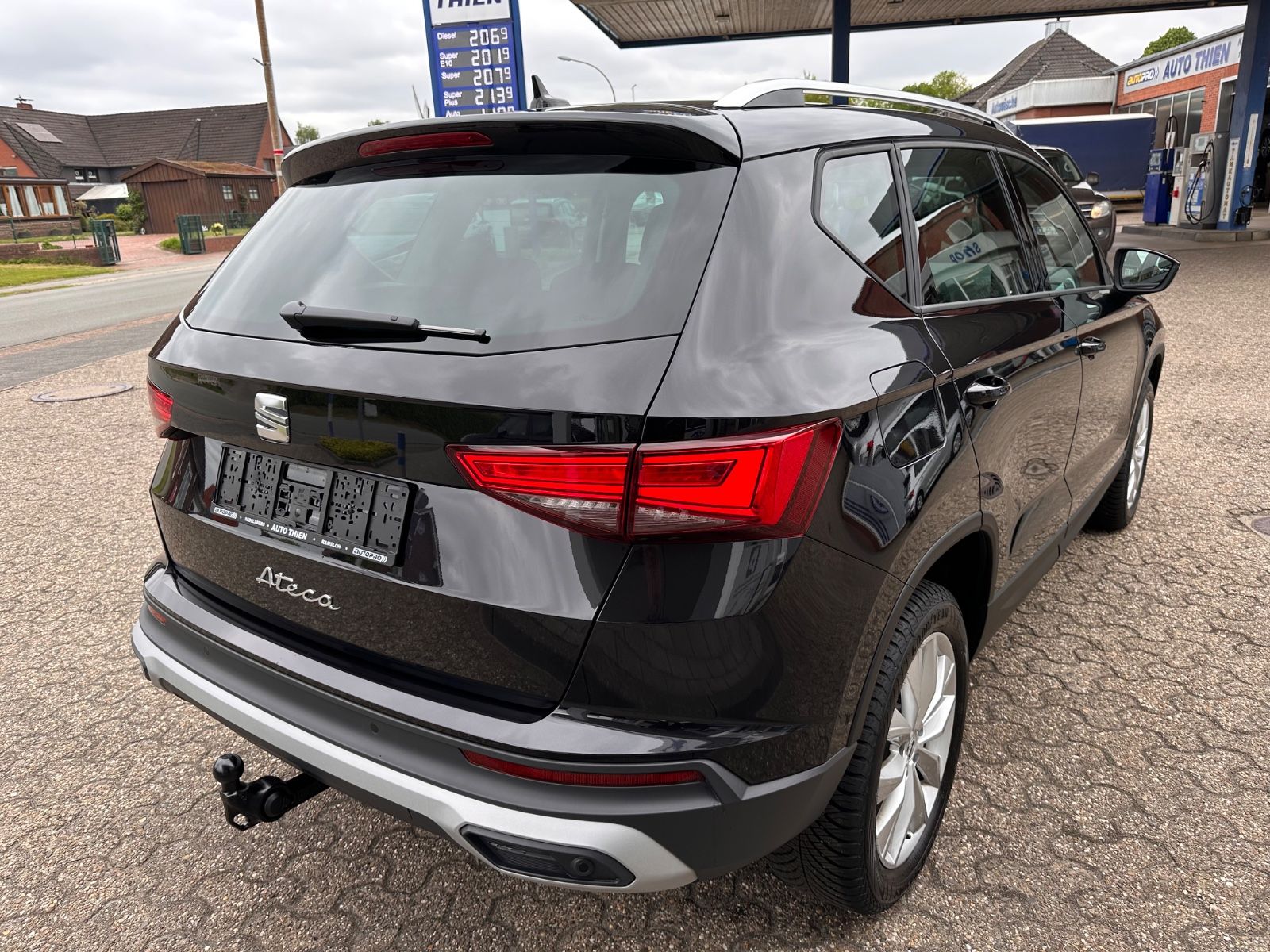 Fahrzeugabbildung SEAT Ateca 1.5 TSI Style DSG AHK/Navi/ACC/LED/SHZ/APP