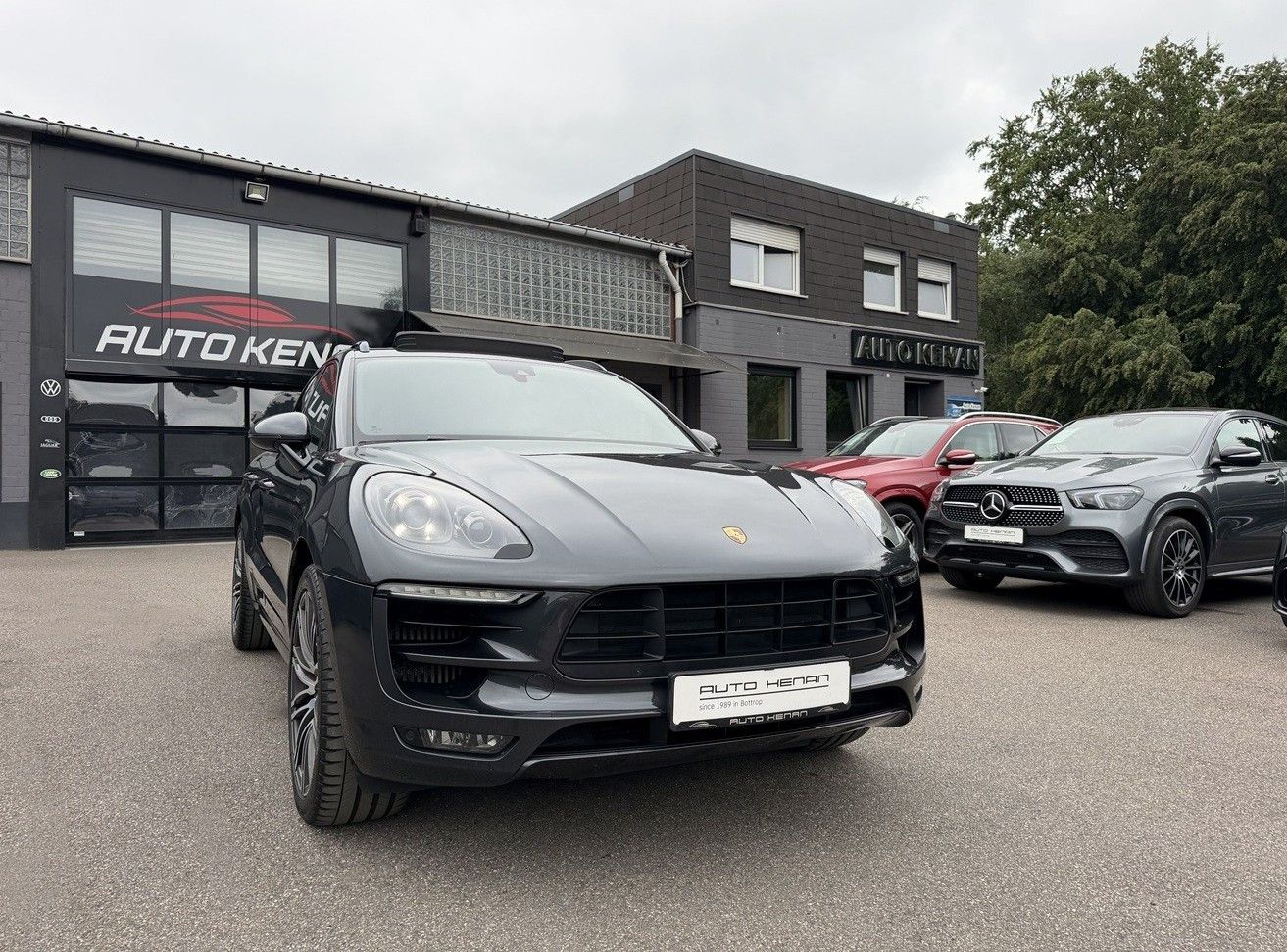 PORSCHE Macan