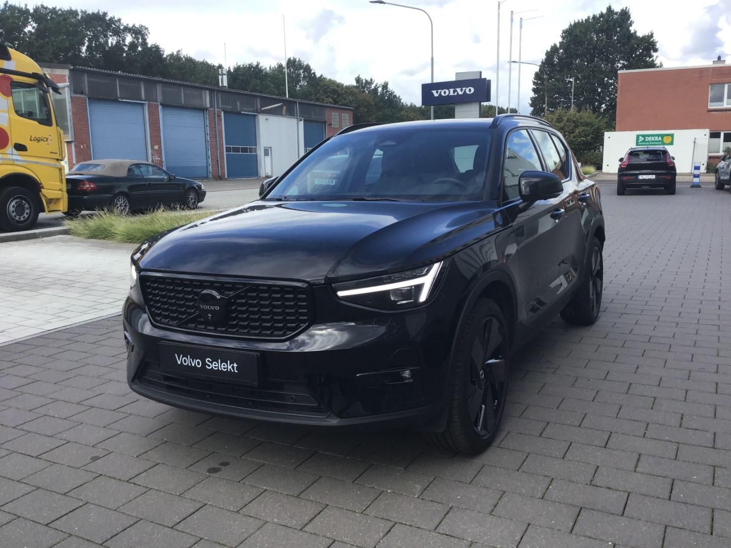 Volvo XC40 B3 (Benzin) Plus Black Edition 360° Cam imagem 2