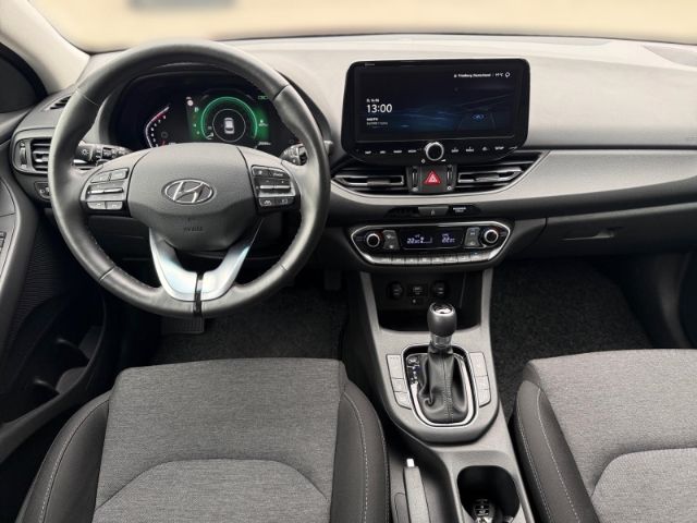 Fahrzeugabbildung Hyundai i30 1.5 cw Trend +KLIMA+NAVI+PDC+RFK+DAB+UVM+
