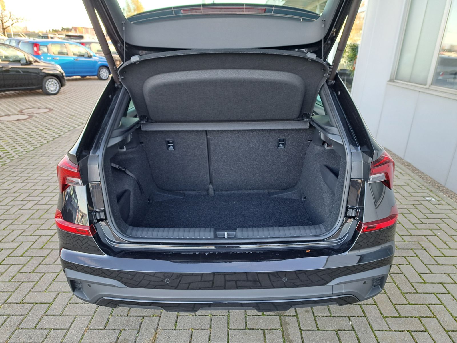 Fahrzeugabbildung SKODA Kamiq Monte Carlo 1.5 TSI DSG MATRIX-LED NAVI