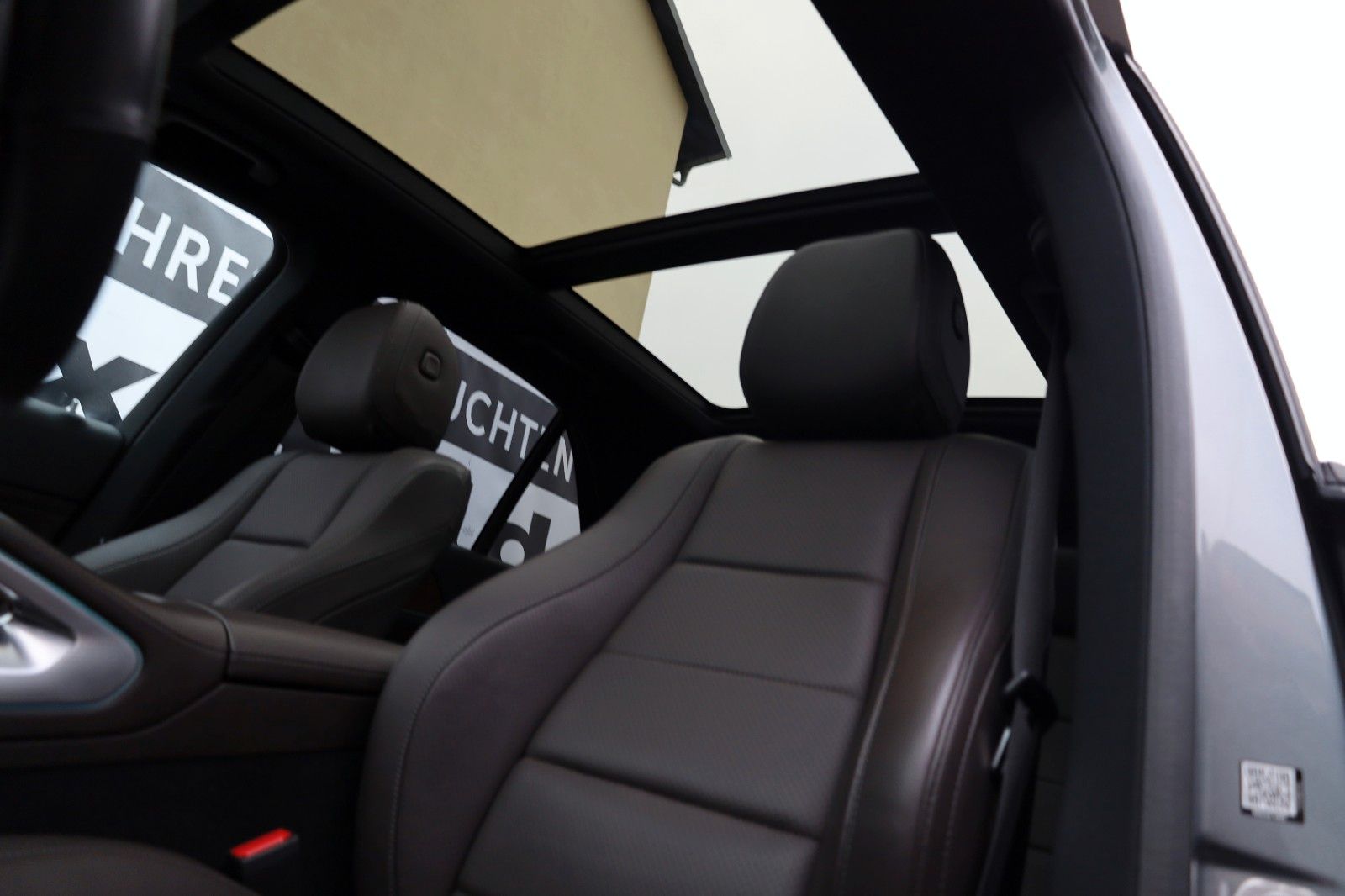 Fahrzeugabbildung Mercedes-Benz GLE 350e 4M AMG Leder,Navi,LED,Panorama,Night