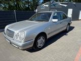 Mercedes-Benz E 240 ELEGANCE - gebrauchte Mercedes-Benz E 240 aus dem Jahr 1998