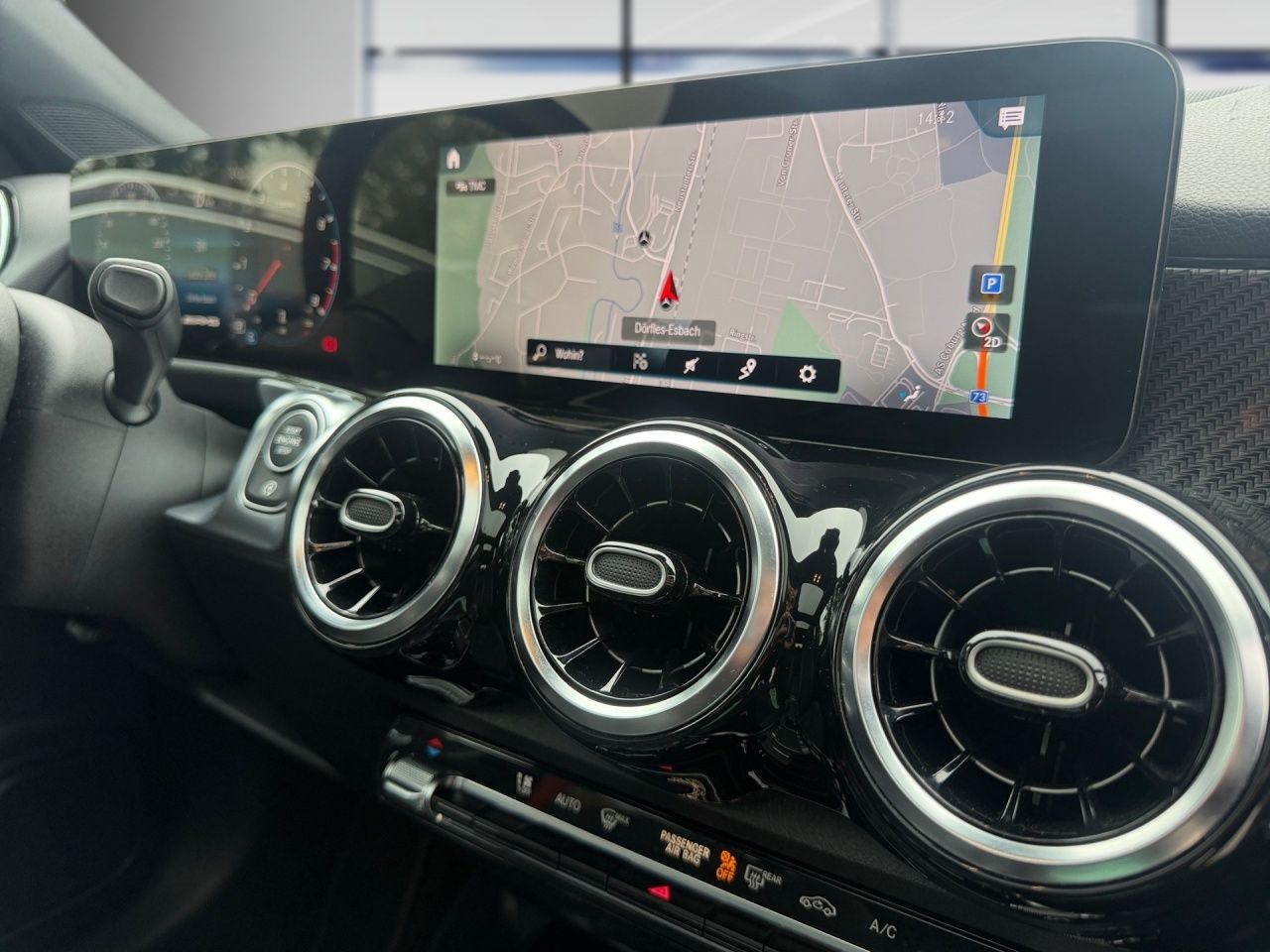 Fahrzeugabbildung Mercedes-Benz GLB 35 AMG 4M AHK+PANO+MULTIB+NIGHT+AUG.REA+CARP