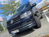 Volkswagen Highline TDI Leder Kamera DYNAUDIO 2 el. Türen - Volkswagen T6 Multivan in Hamburg