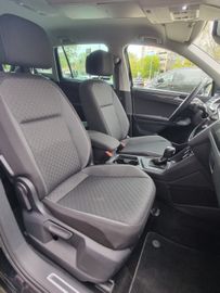 Fahrzeugabbildung Volkswagen Tiguan Comfortl. R Line 2.0 TDI DSG NAVI LED