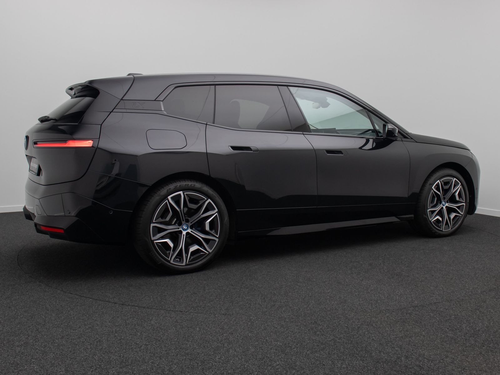 Fahrzeugabbildung BMW IX xD50  Sport 360&deg;DAB H/K Laser Komfort ACC 22"