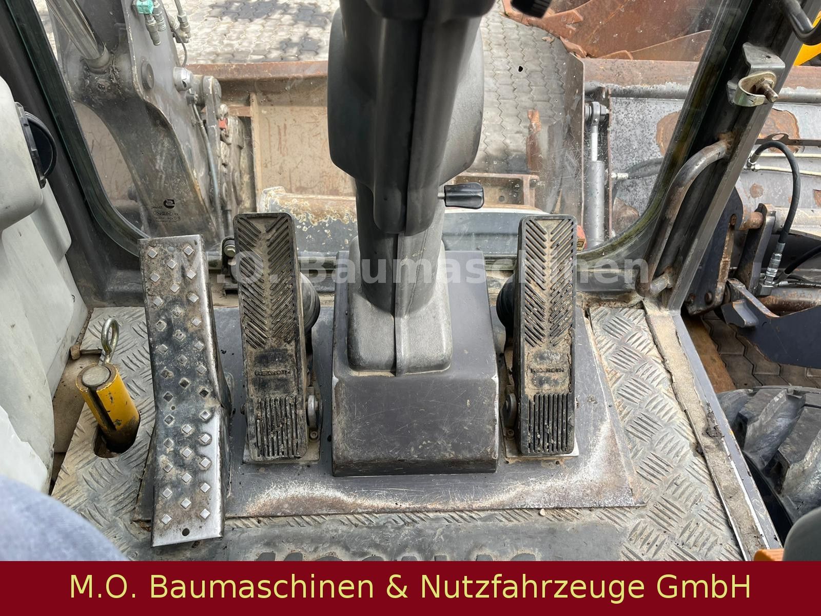 Fahrzeugabbildung MECALAC 12 MXT  / SW / VSA / 3x Schaufel /