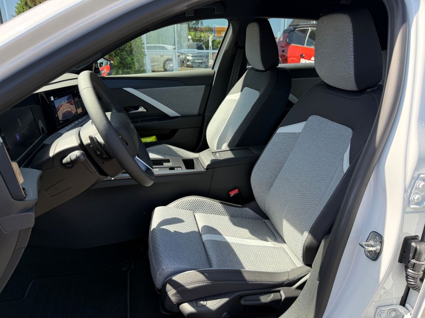 Fahrzeugabbildung Opel Astra L Edition SHZ+LHZ+Kamera+Allwetter
