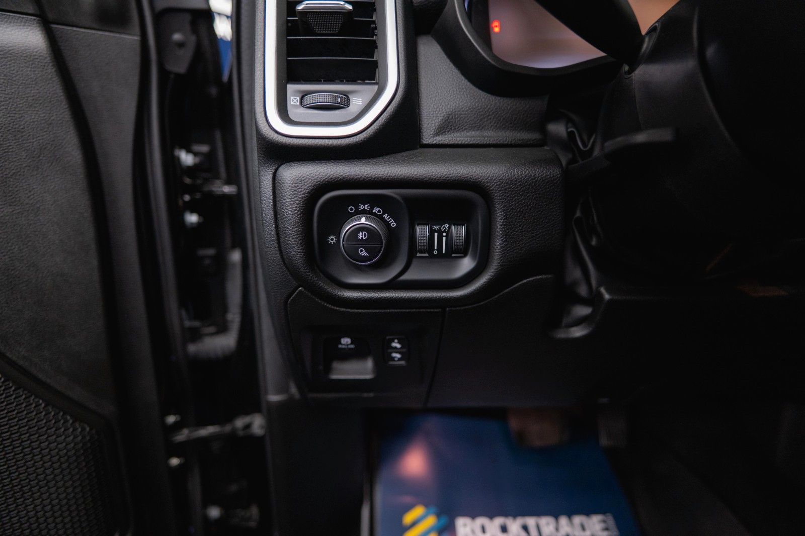 Fahrzeugabbildung Dodge RAM 3.0 MY 25 TWIN TURBO Offroad Night ACC 19%
