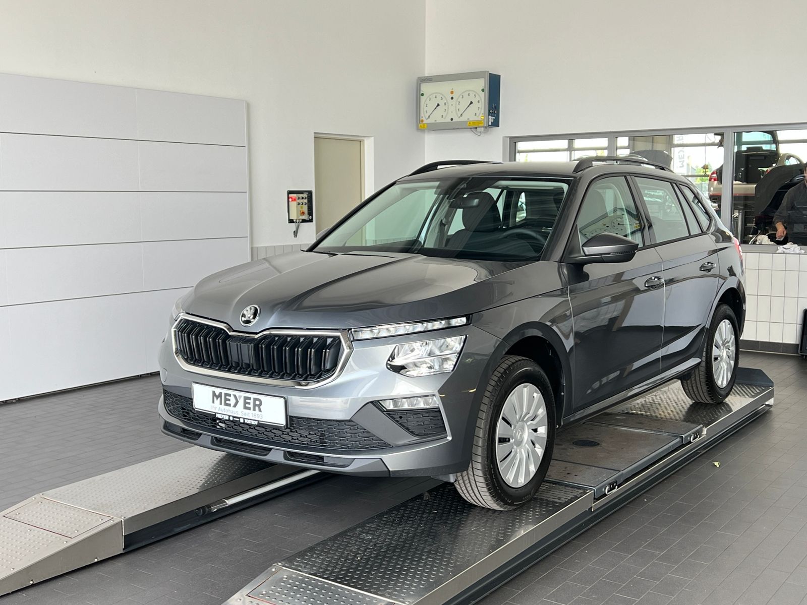 Fahrzeugabbildung SKODA Kamiq Essence 1.0 TSI DSG *Vorb. AHK, LED, Sitzh