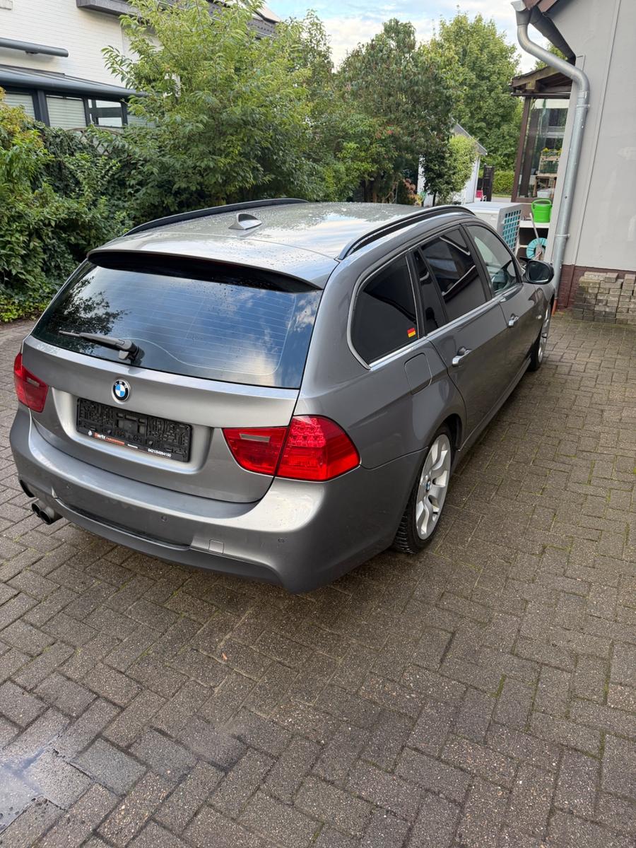 BMW 325 2011 — двигун 2.993 cm³, 204 HP (150kW)