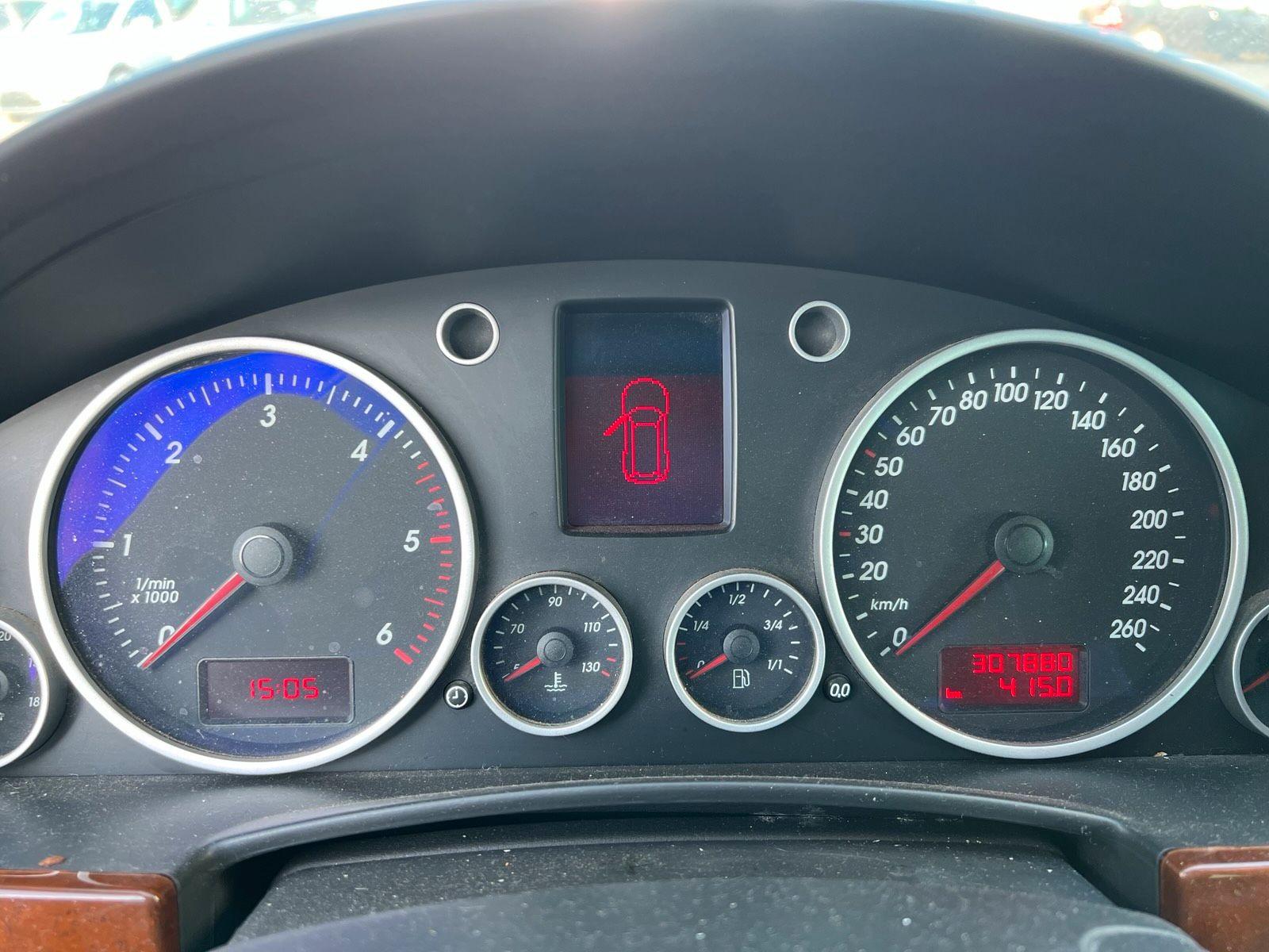 Volkswagen Touareg 2006 — photo 6