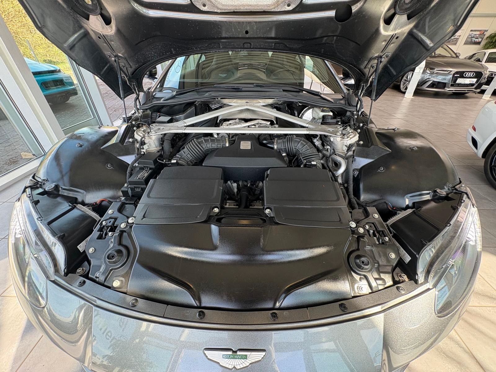Fahrzeugabbildung Aston Martin V8 Vantage 4.0 V8 voll sehr gepflegt