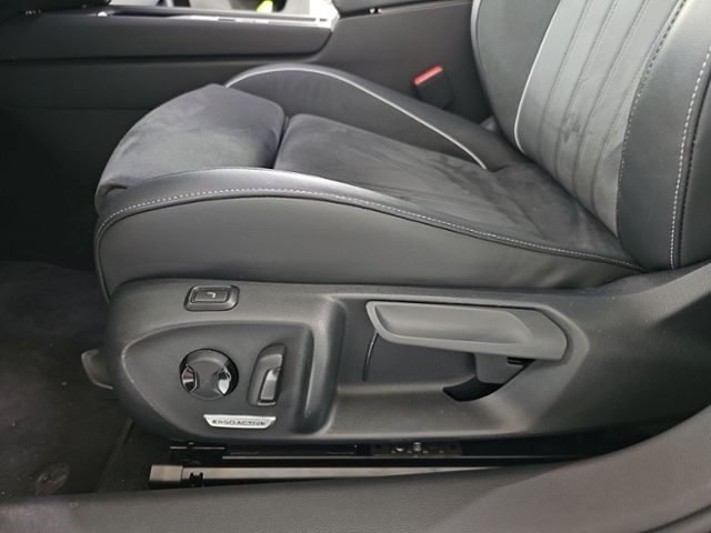 Fahrzeugabbildung Volkswagen Passat 1.5 TSI DSG Business LED NAVI SHZ AHK GJR