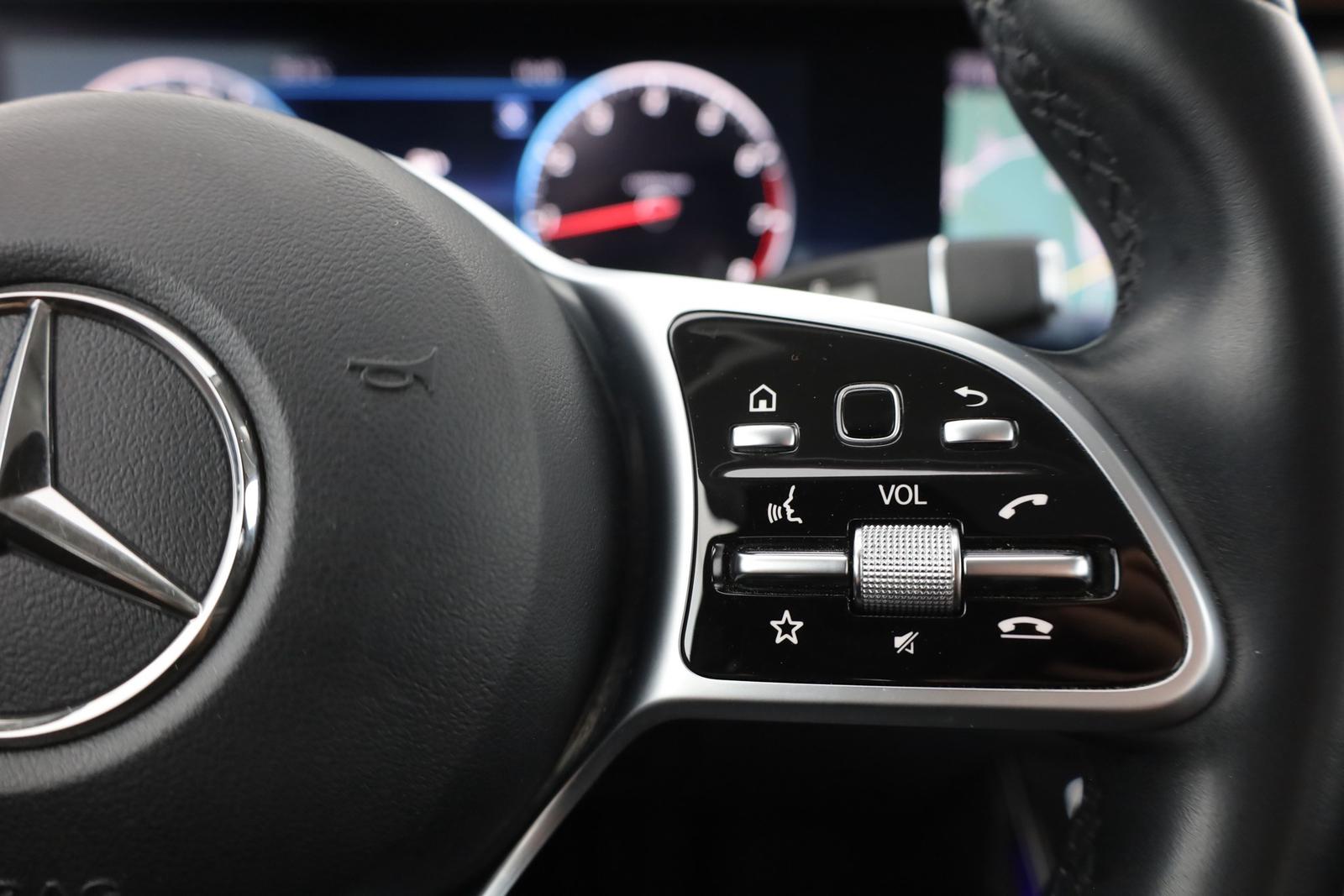 Mercedes-Benz E200 Avantgarde LED Kamera Navi Sitzheizung