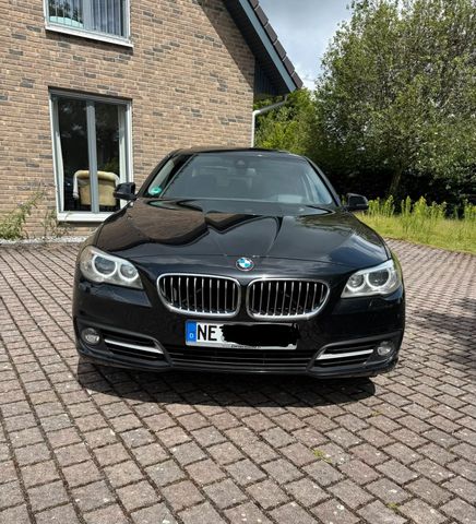 BMW BMW 520d xDrive Luxury Line  Vollausstattung