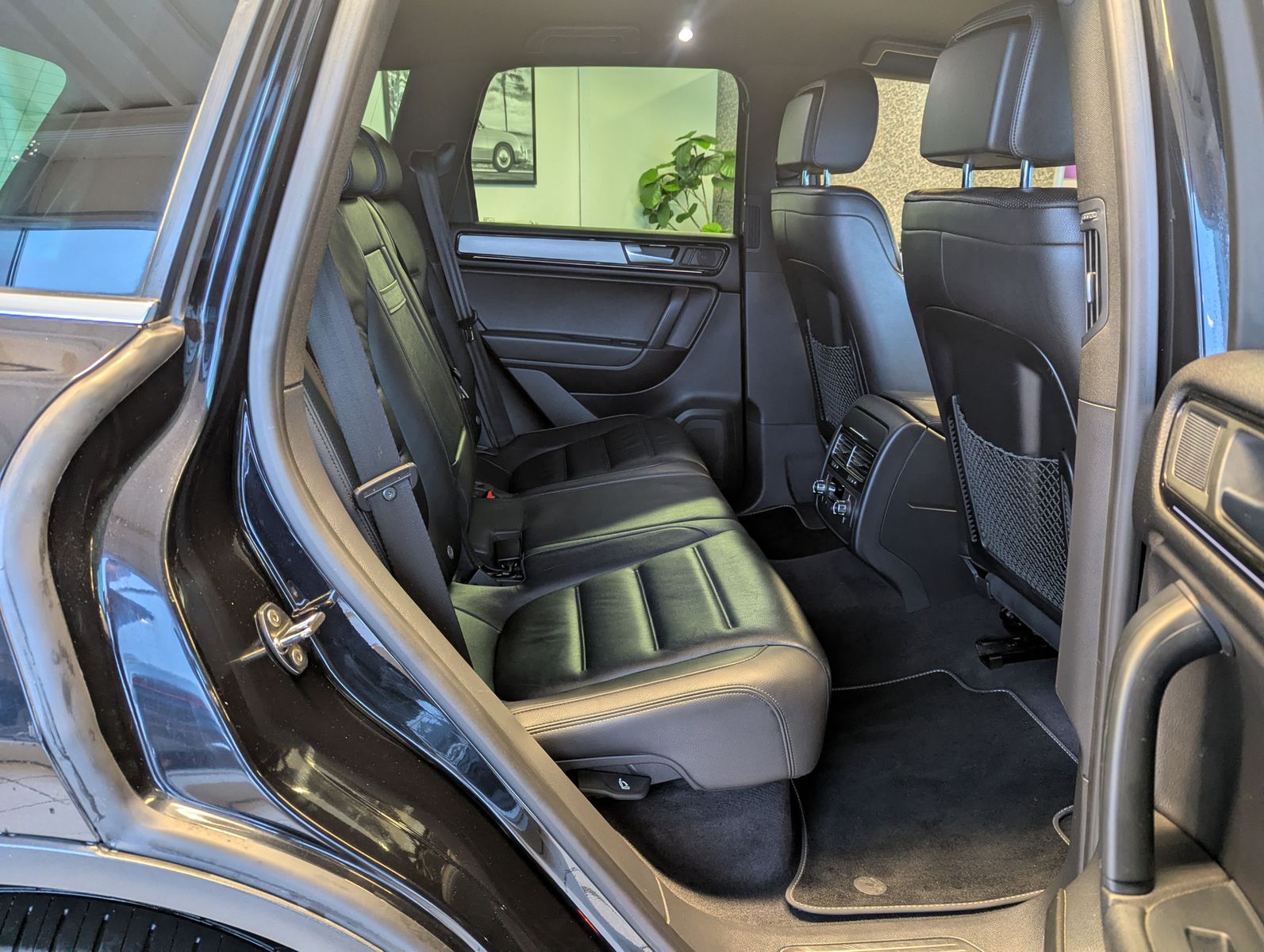 VW Touareg V6 3.0TDI Luft Leder AHK ACC Cam 20" - Image 14