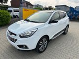 Hyundai ix35 1.7  FIFA World Cup EDITION Leder Navi Pano - Hyundai ix35: 1.7