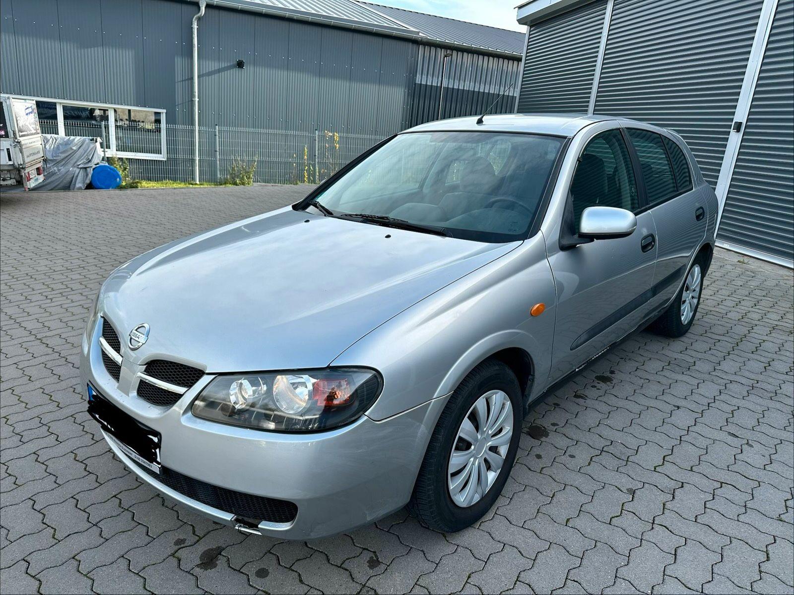 Nissan Almera