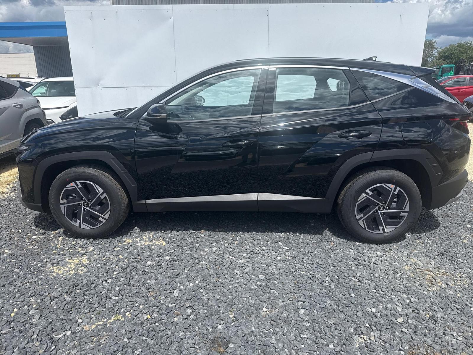 Hyundai TUCSON TREND DCT SHZ RFK NAVI TEMPOMAT 1.6 T-...