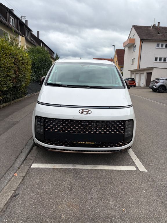 Image of Hyundai STARIA