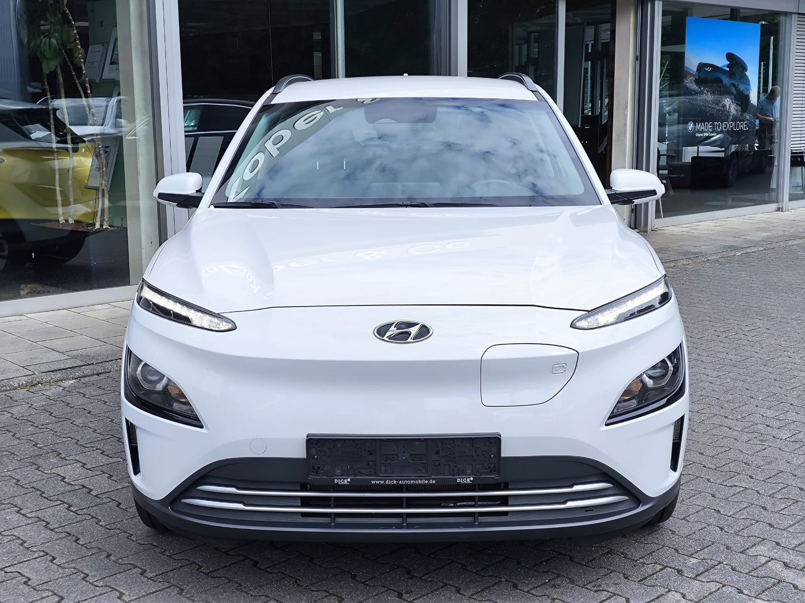 Fahrzeugabbildung Hyundai Kona Elektro Edition 30 LED+NAVI+SHZ+KAMER+KRELL