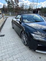 Audi TT RS Roadster 2.5 TFSI S tronic quattro - - Audi TT RS mit Benzin-Antrieb: Automatik