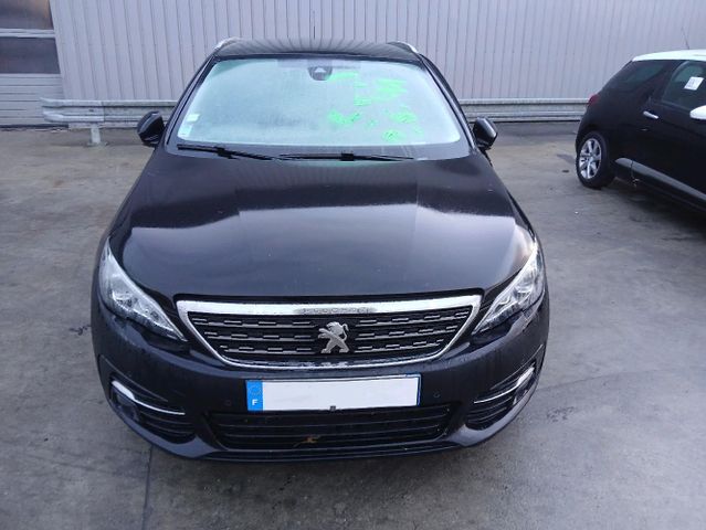 Peugeot 308 II SW 1.2 PTEC 130 EAT6