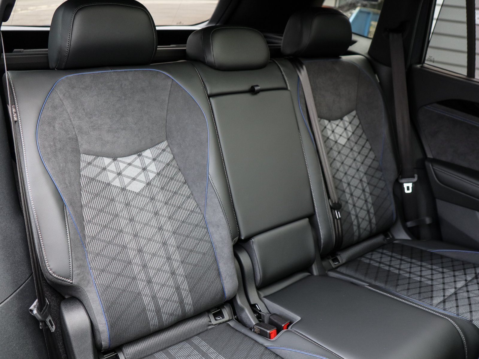 Volkswagen Tayron 2.0 TDI R-Line 4Motion AHK PANO MATRIX ST foto 4