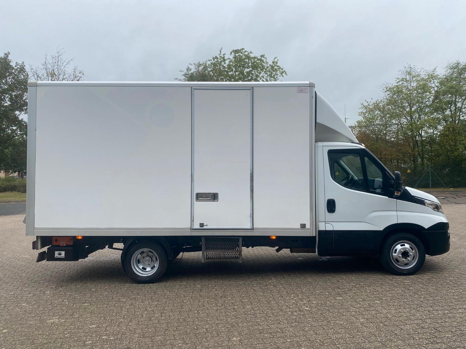 Iveco Daily 35C14 Hi-Matic Koffer mit Ladebordwand