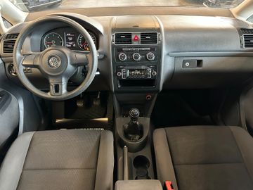 MYAUTOCENTER – Gebraucht- und Jahreswagen mit Werkstattservice in Pfaffenhofen Volkswagen Touran *7-SITZER*TÜV 827*2-ZONEN*PDC*DACHRELING