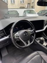 Volkswagen Touareg V6 RLine 2 Hand Scheck Virtual 21 Suzuka - VW Touareg Gebrauchtwagen in Berlin