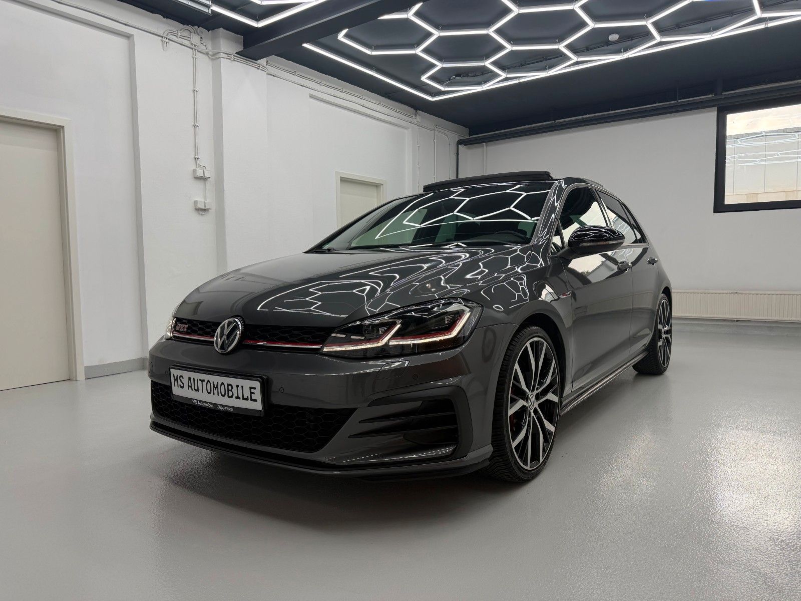 Volkswagen Golf VII Lim. GTI Performance*ACC*PANO*R.KAM*