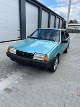 Lada Samara - Lada mit Benzin-Antrieb: Kleinwagen